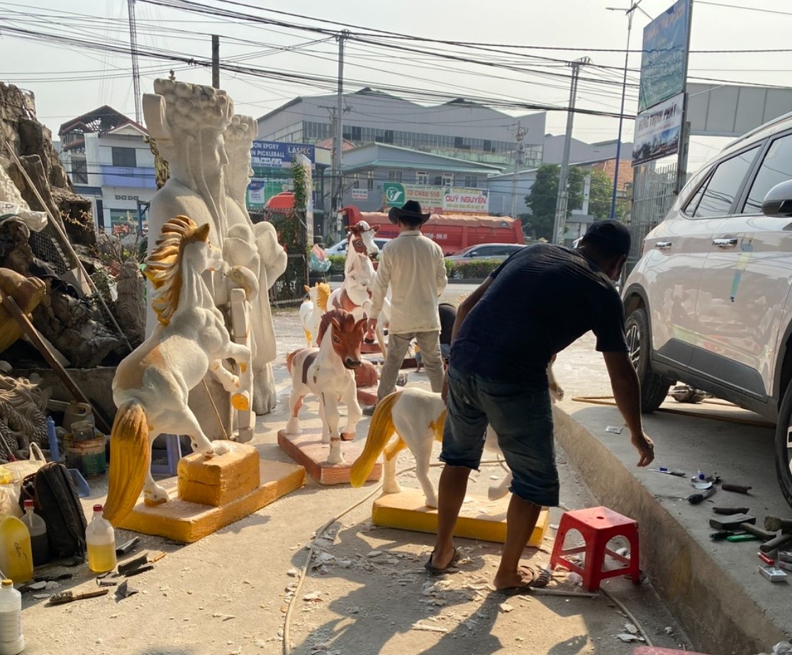 ngua-mut-xop2 Mô Hình Ngựa Mút Xốp