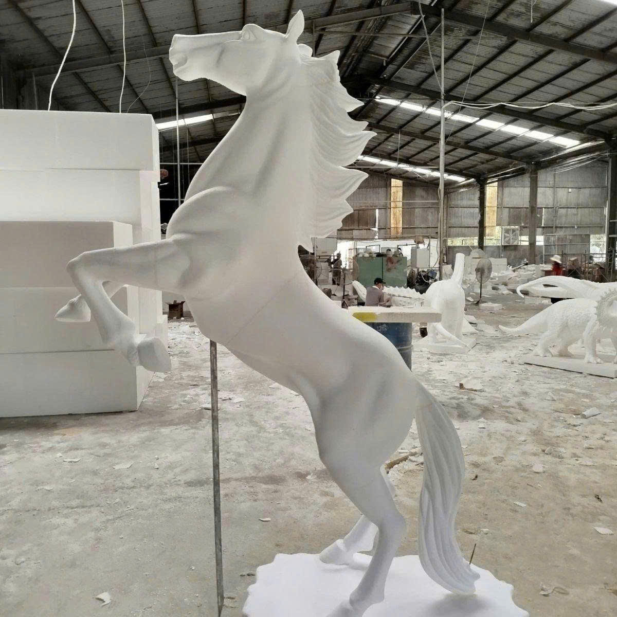 ngua-mut-xop2 Mô Hình Ngựa Mút Xốp