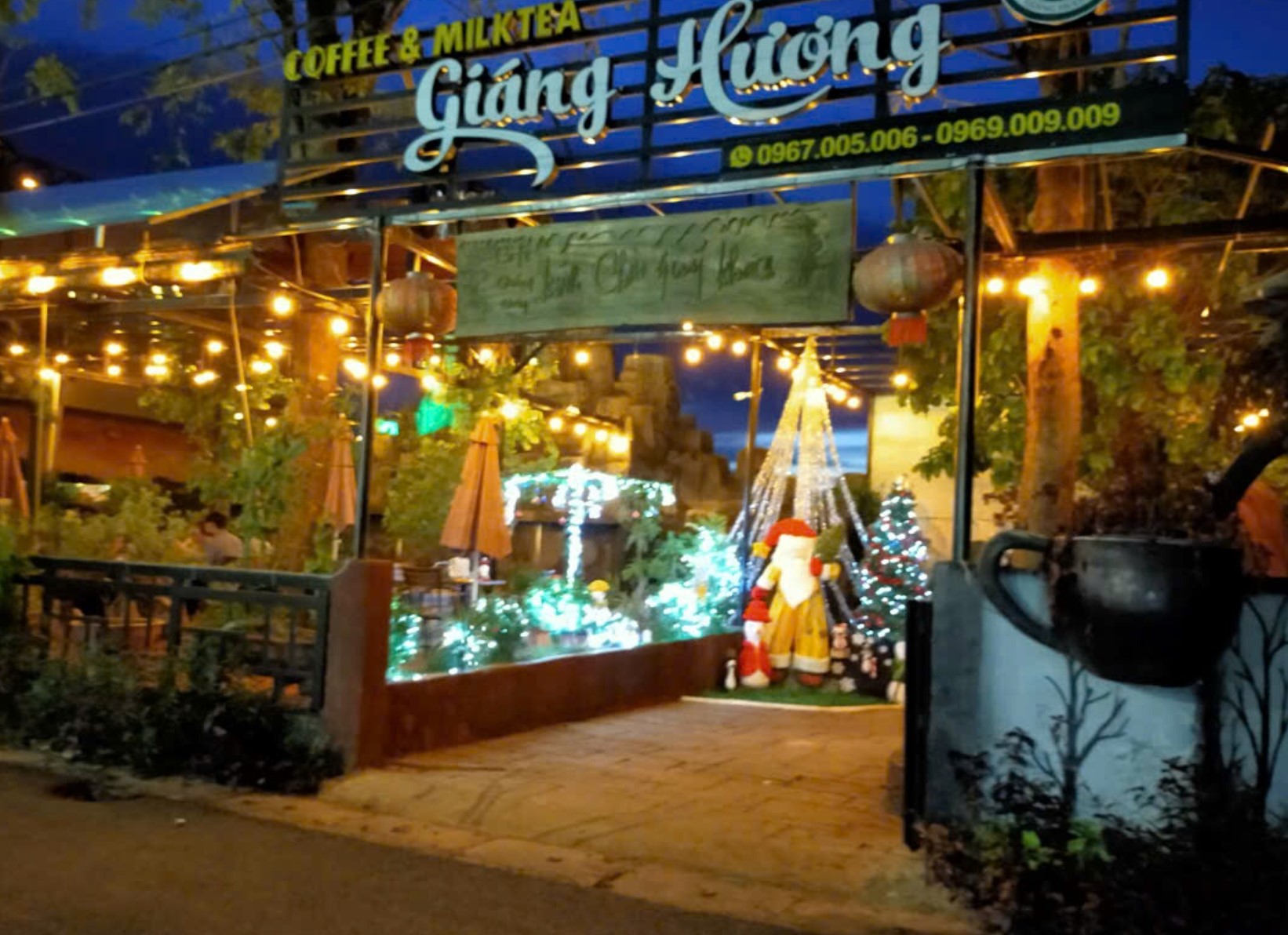 Mô hình mút xốp cây thông noel