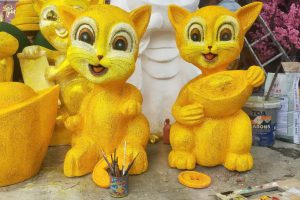 Mô hình mút xốp mèo thần tài