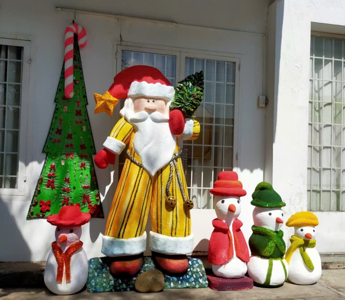 Mô hình mút xốp người tuyết